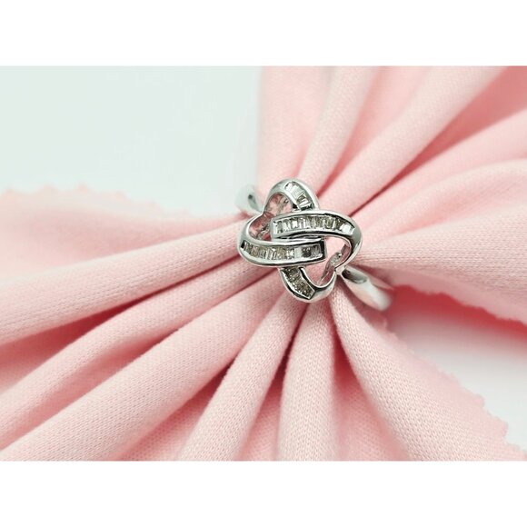 Unique 18K White Gold Designer Baguette Cut Diamond Interlocking Ring - Size 7 - Picture 3 of 16